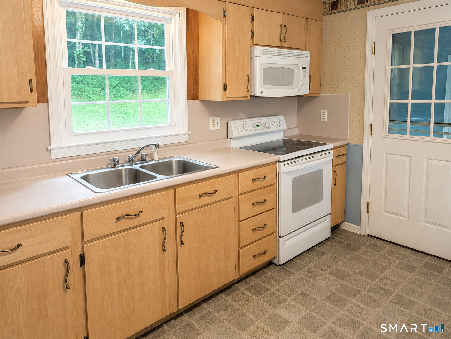 16 Colonial Drive Columbia CT 06237
