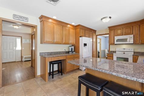11 Settlers Way Ellington CT 06029