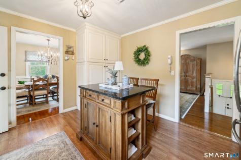 924 Roxbury Road Southbury CT 06488