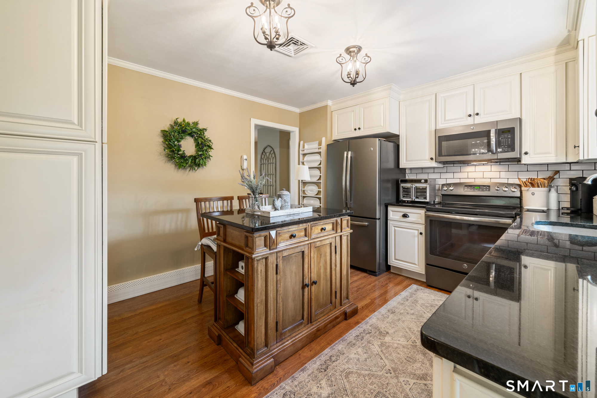 924 Roxbury Road Southbury CT 06488