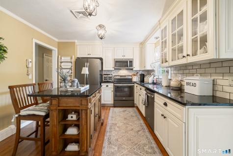 924 Roxbury Road Southbury CT 06488
