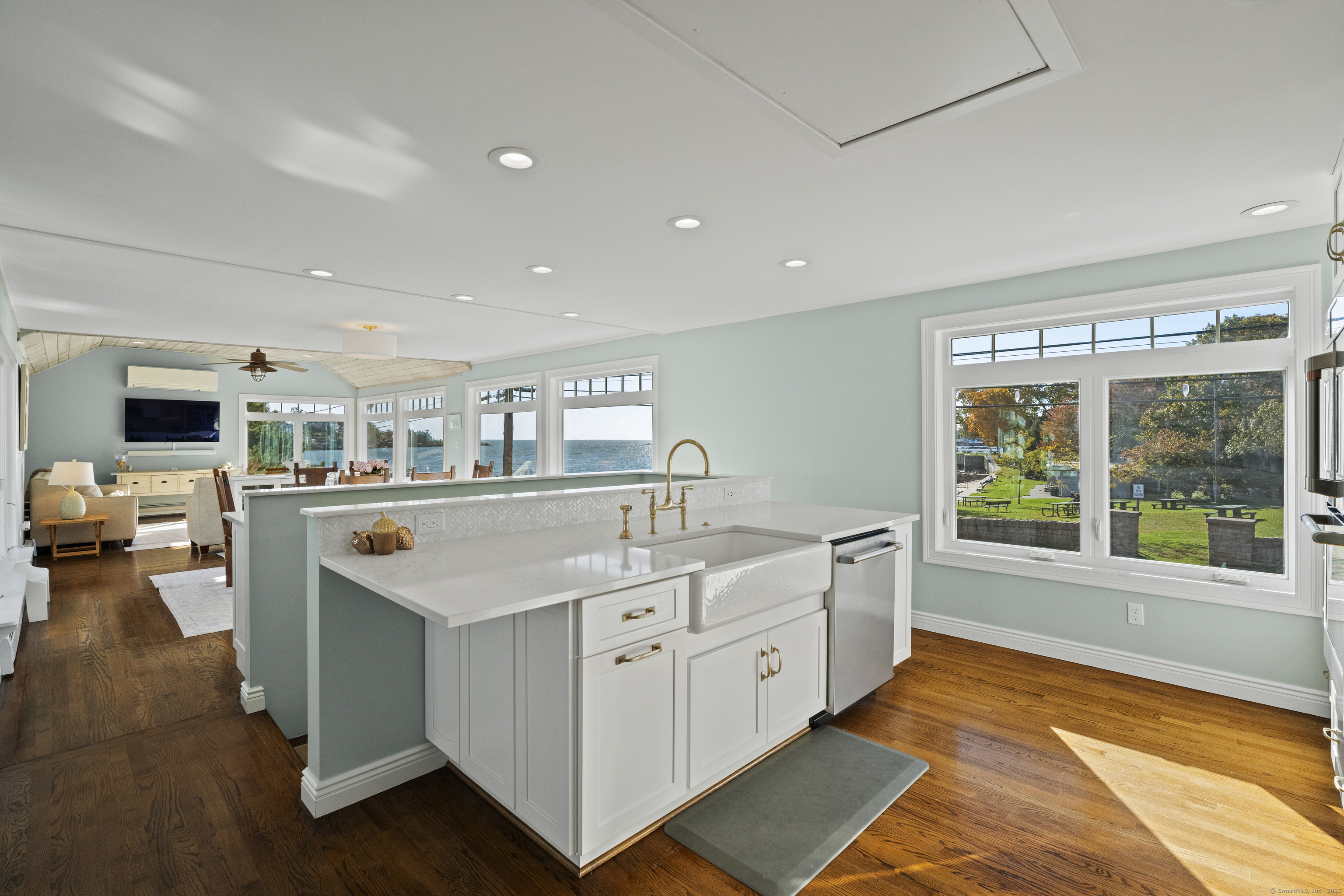 21 Harbor Street Branford CT 06405