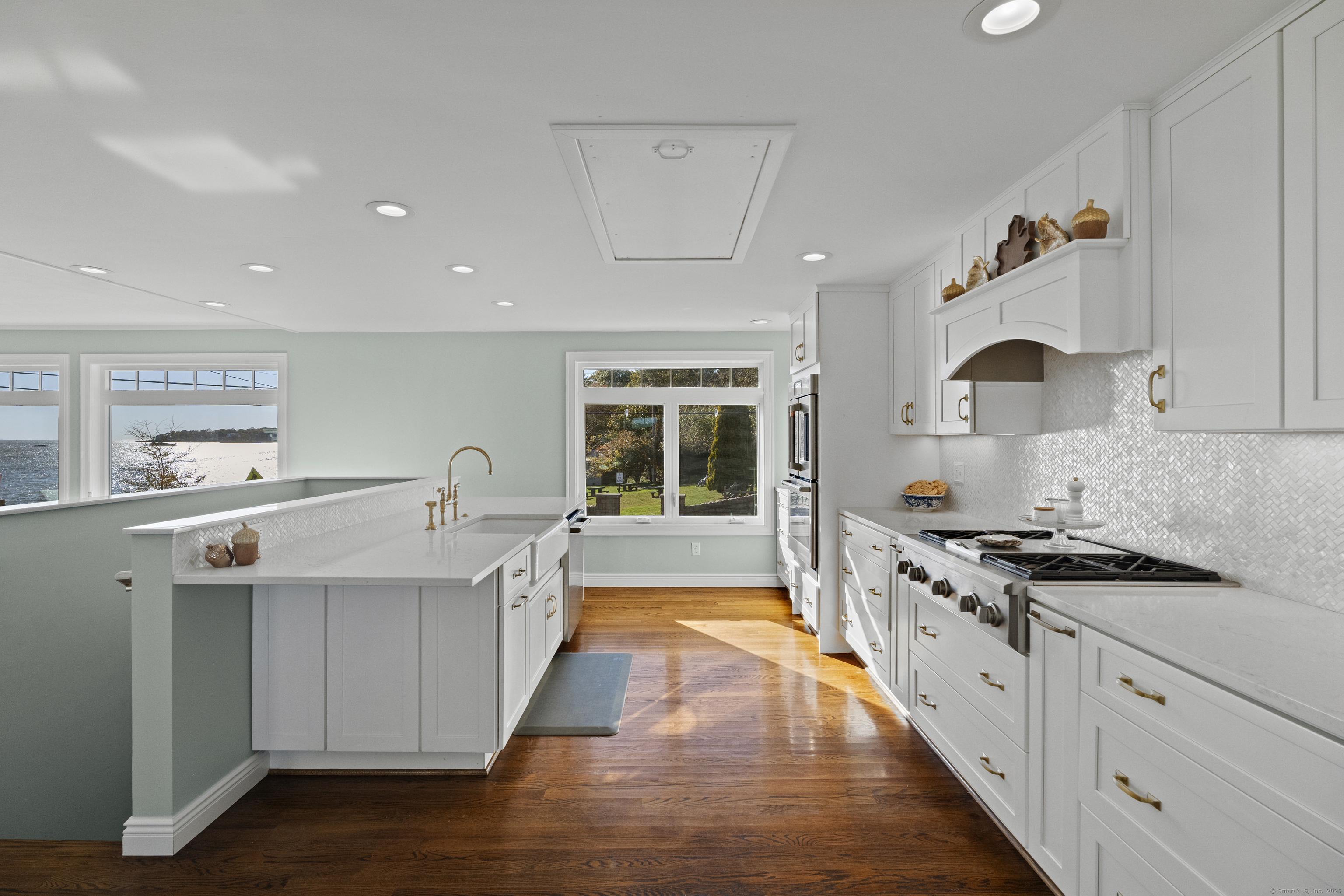 21 Harbor Street Branford CT 06405