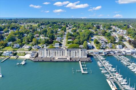 51 Thames Street New London CT 06320