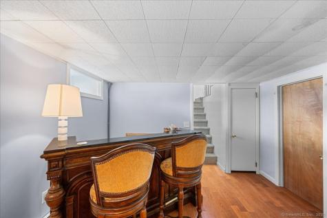 51 Thames Street New London CT 06320