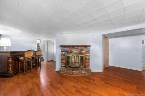 51 Thames Street New London CT 06320