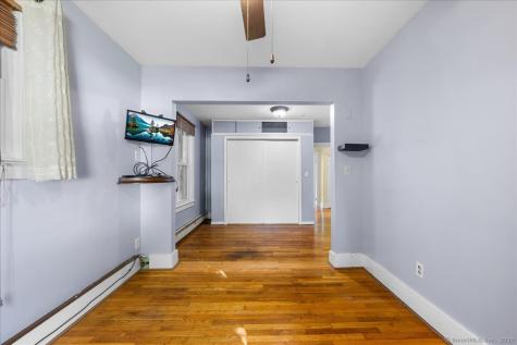 51 Thames Street New London CT 06320