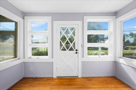 51 Thames Street New London CT 06320