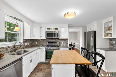 48 Wells Farm Drive Wethersfield CT 06109