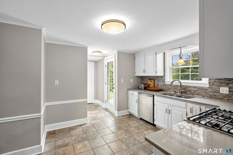 48 Wells Farm Drive Wethersfield CT 06109