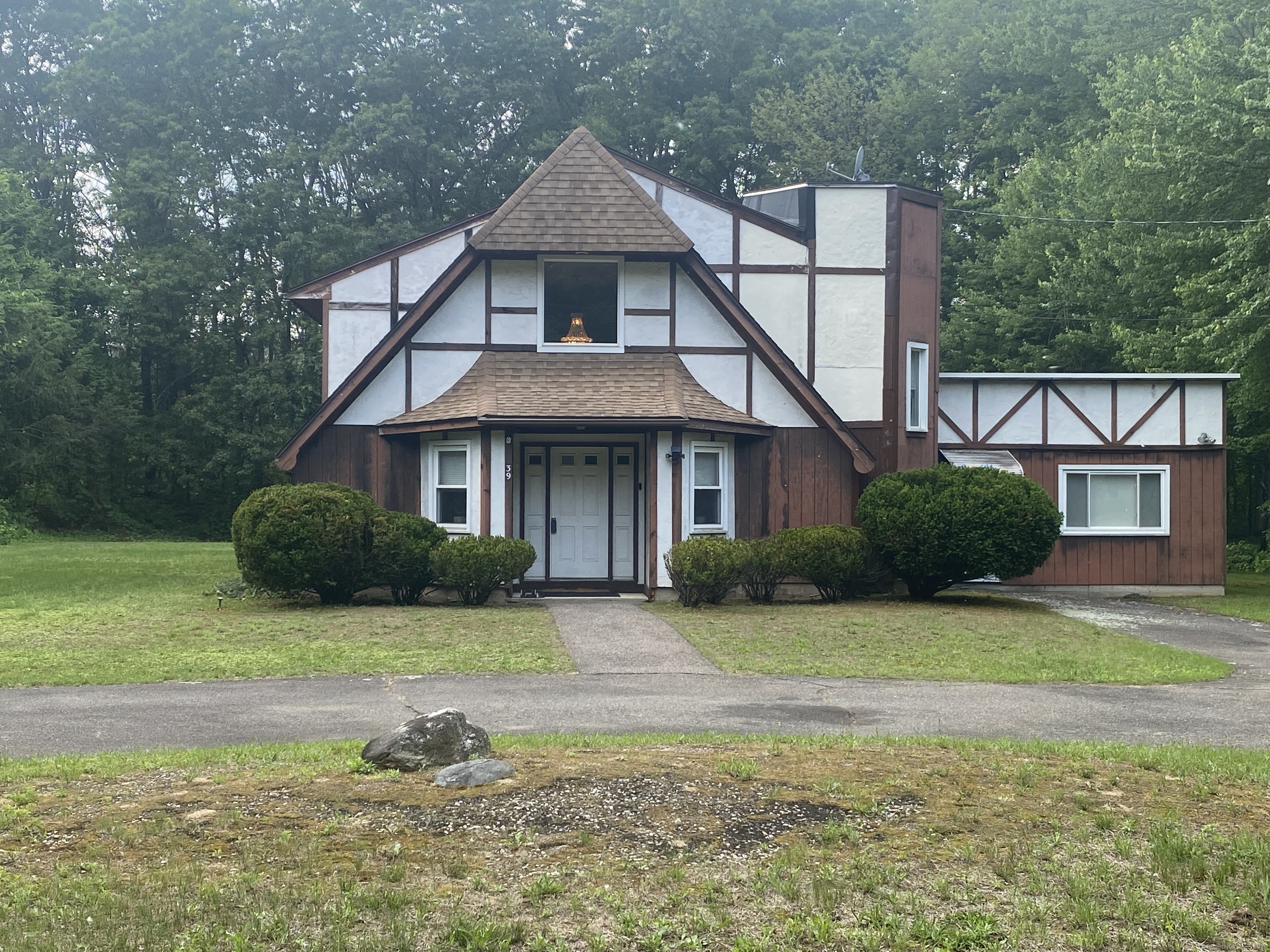 39 Loren Circle Windsor CT 06095