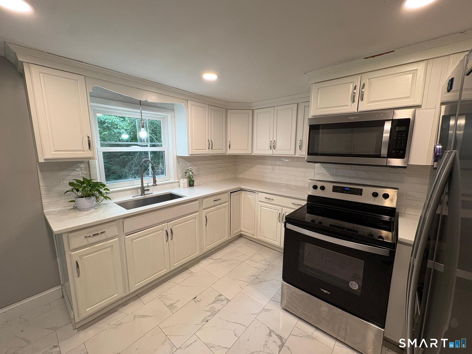 29 Barry Lane Simsbury CT 06070