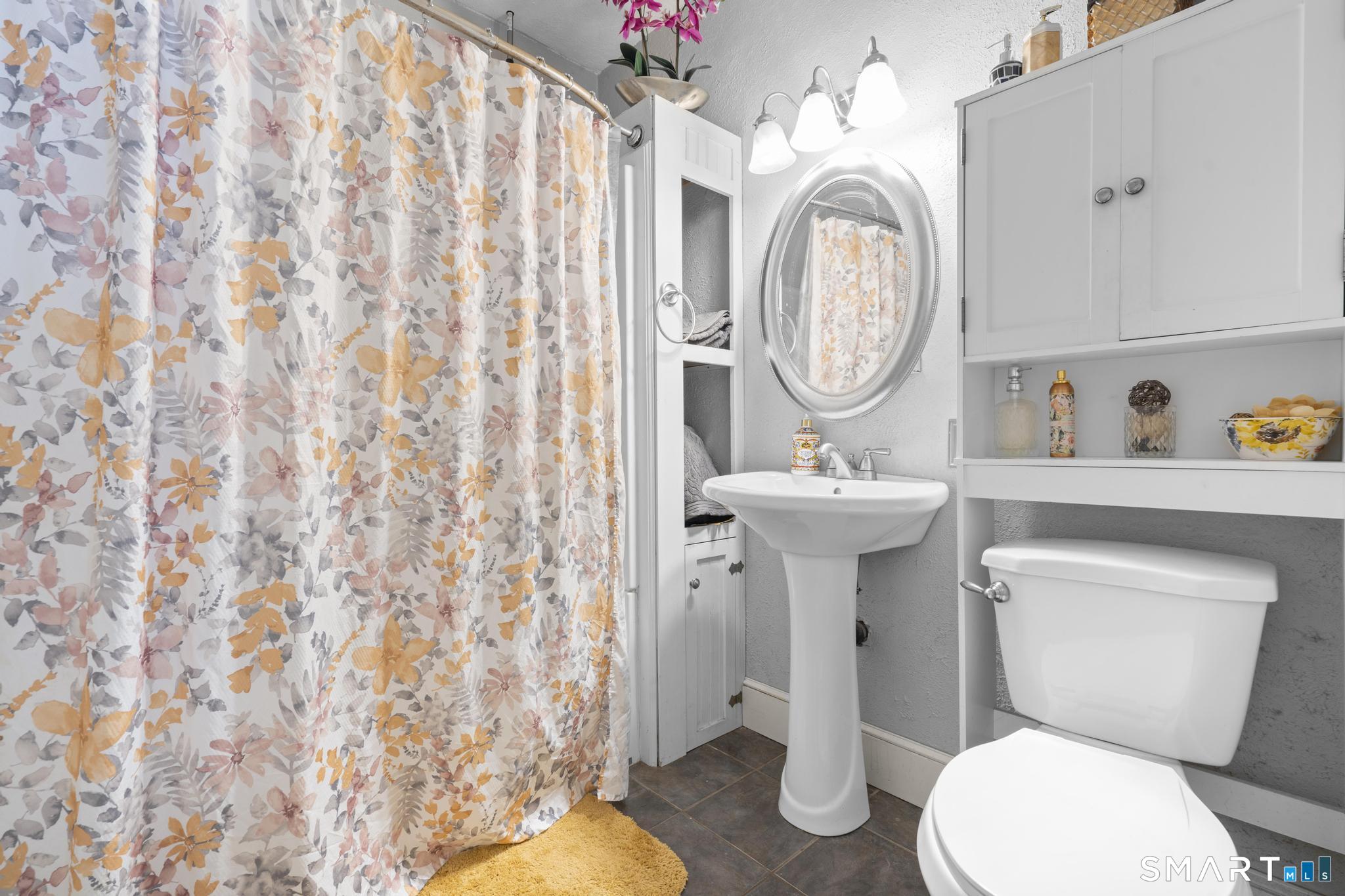 3 Anderson Street Manchester CT 06040