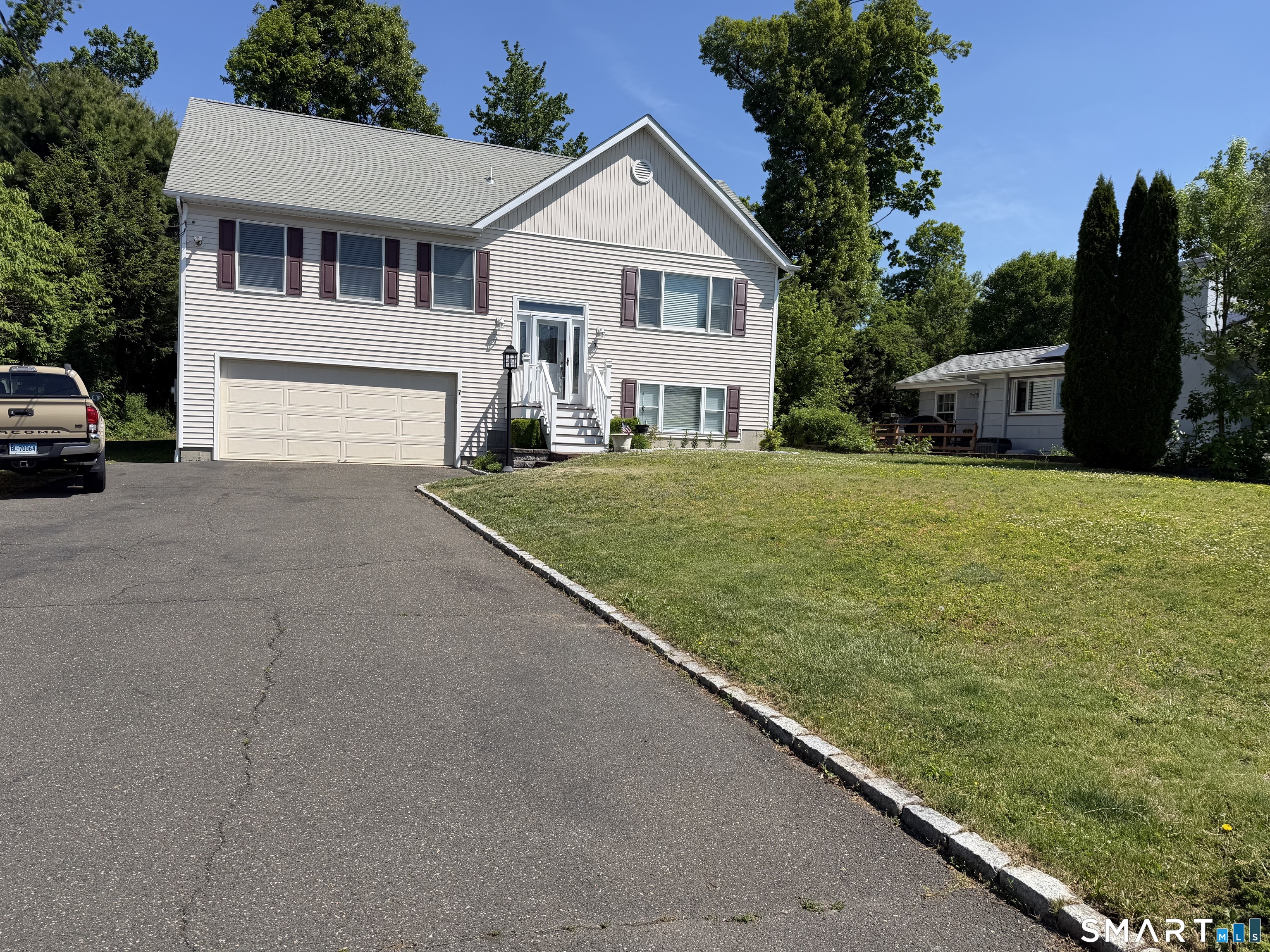 7 Mist Hill Drive Brookfield CT 06804