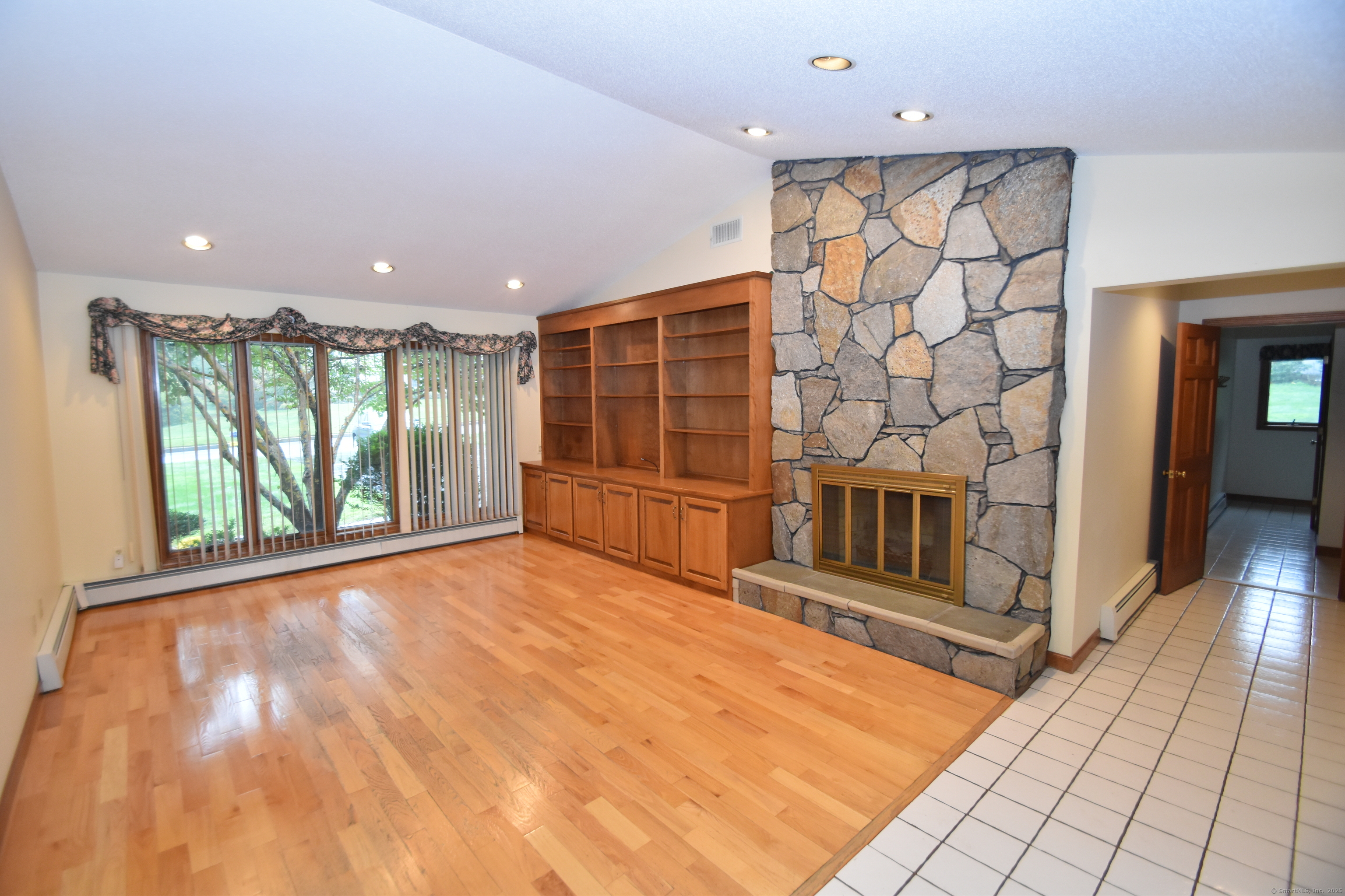 18 Holyoke Drive Manchester CT 06040