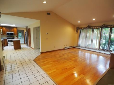 18 Holyoke Drive Manchester CT 06040