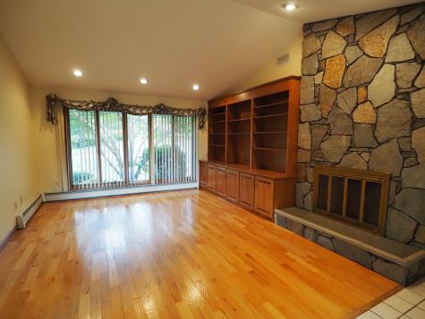 18 Holyoke Drive Manchester CT 06040