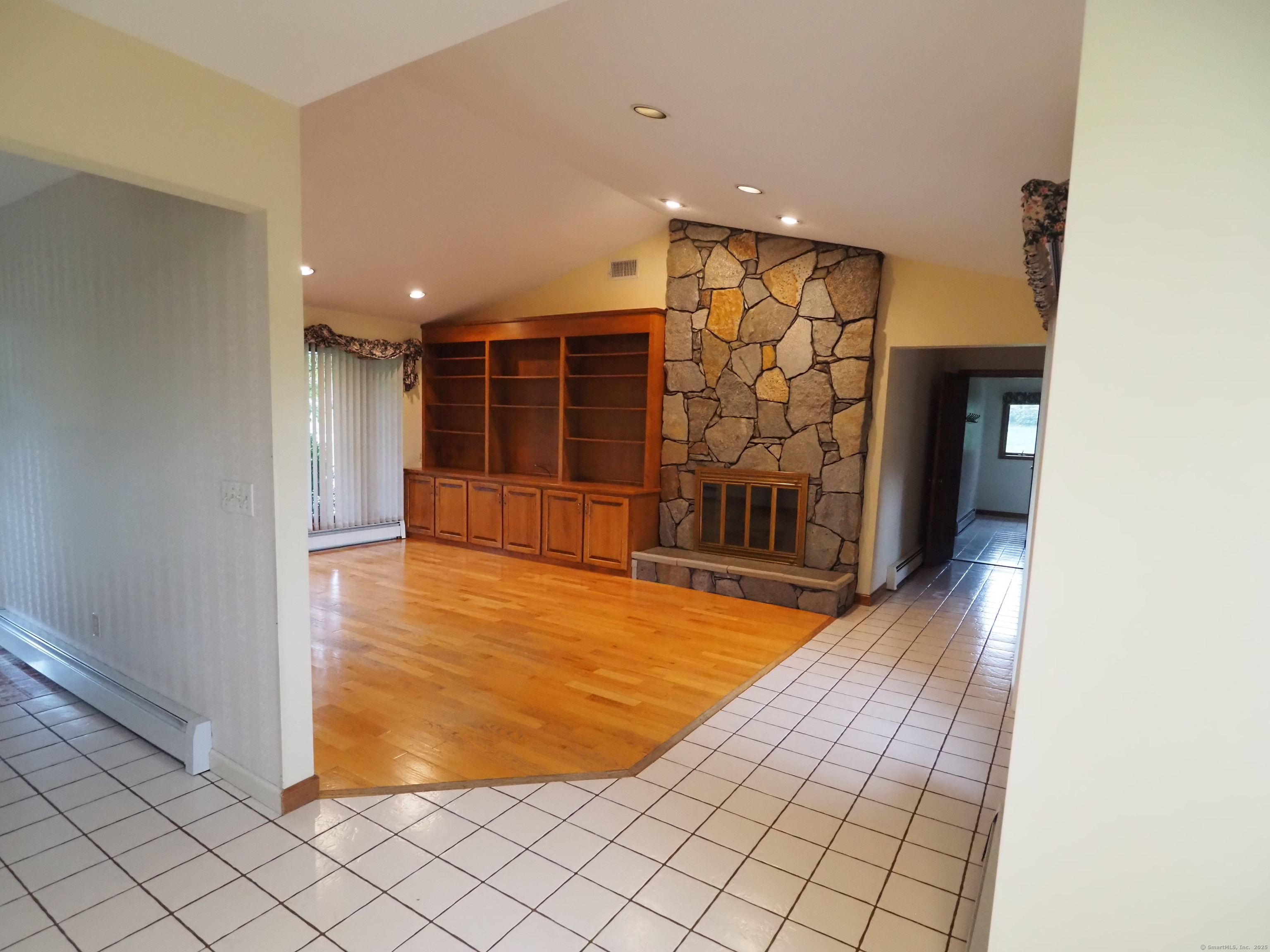 18 Holyoke Drive Manchester CT 06040