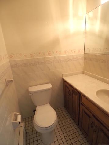 18 Holyoke Drive Manchester CT 06040