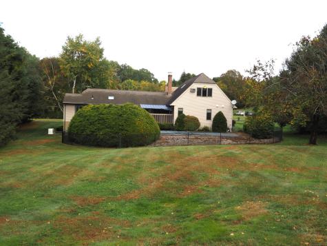 18 Holyoke Drive Manchester CT 06040