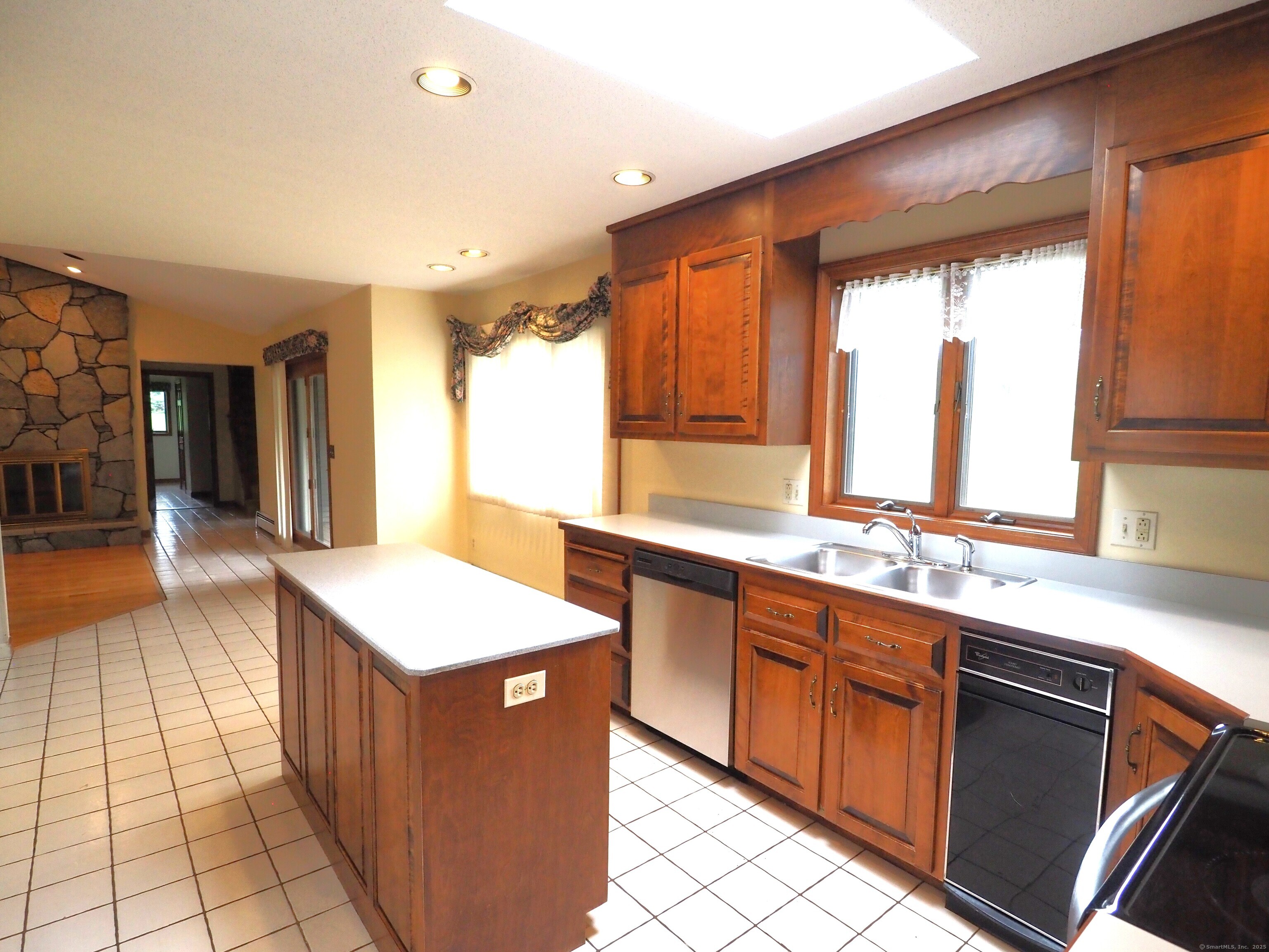 18 Holyoke Drive Manchester CT 06040