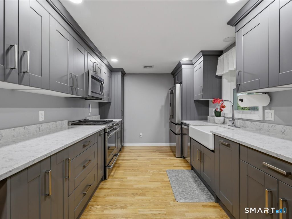 161 Deerfield Ridge Drive Groton CT 06355