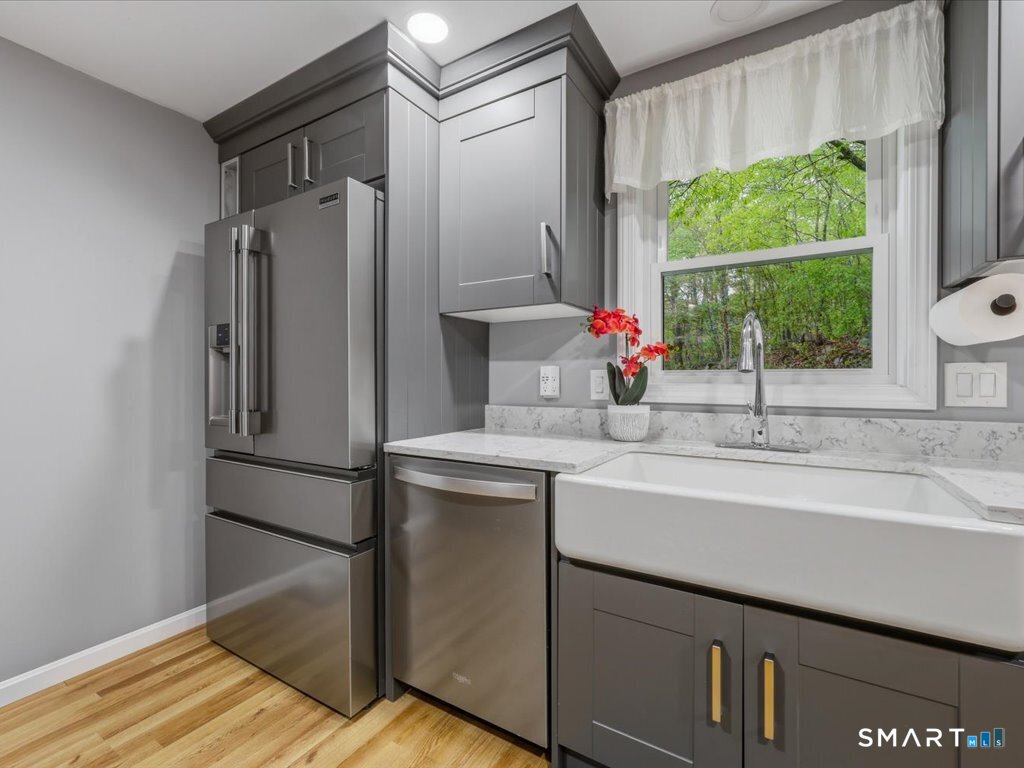 161 Deerfield Ridge Drive Groton CT 06355