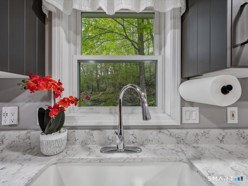 161 Deerfield Ridge Drive Groton CT 06355