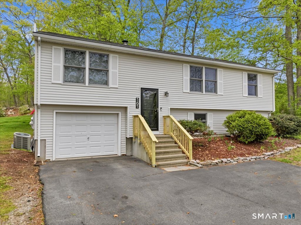 161 Deerfield Ridge Drive Groton CT 06355