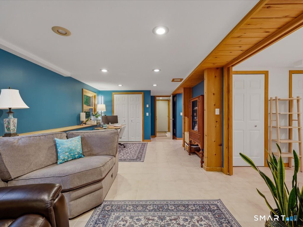 161 Deerfield Ridge Drive Groton CT 06355