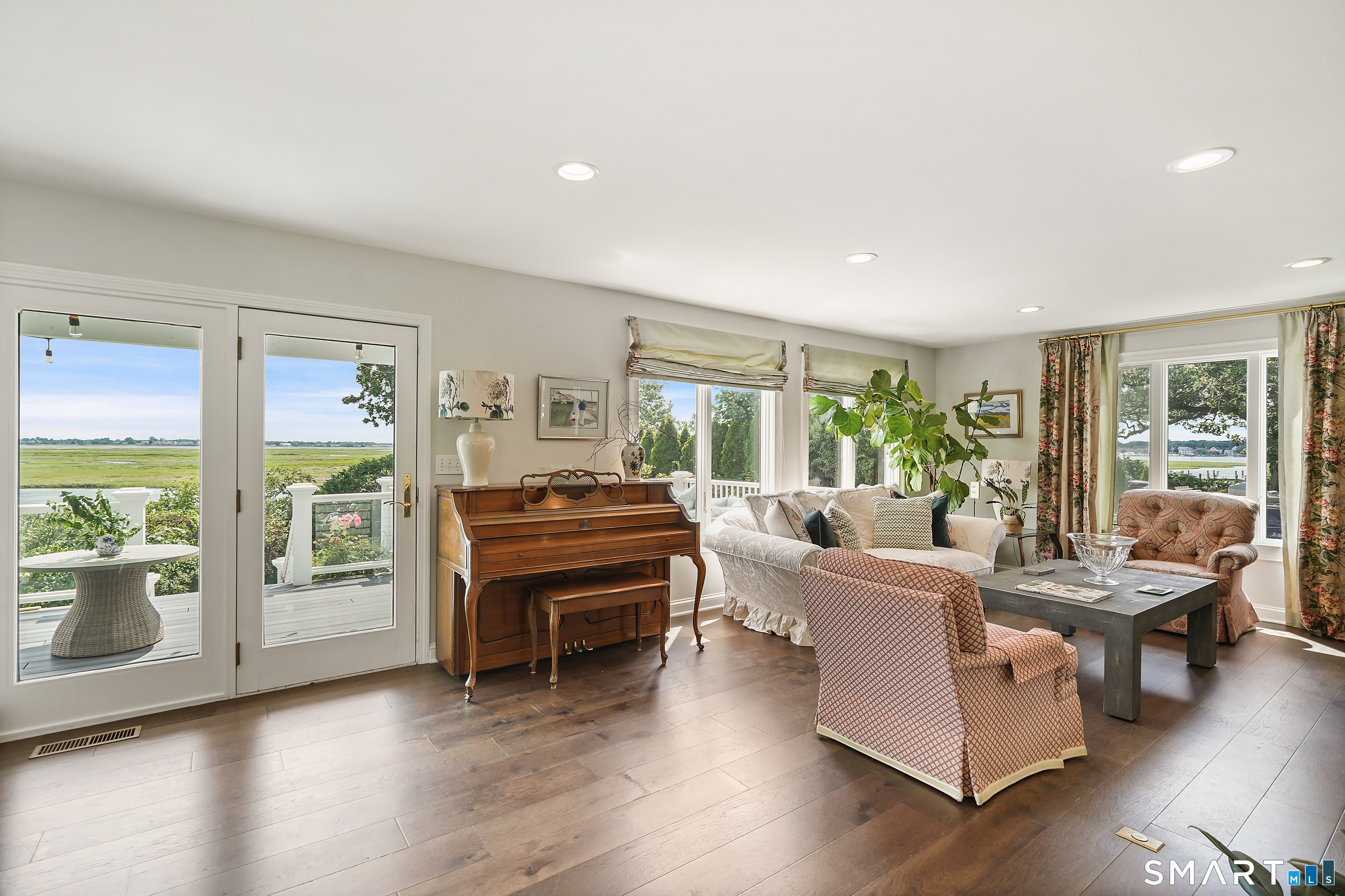 18 Sailors Lane Milford CT 06460