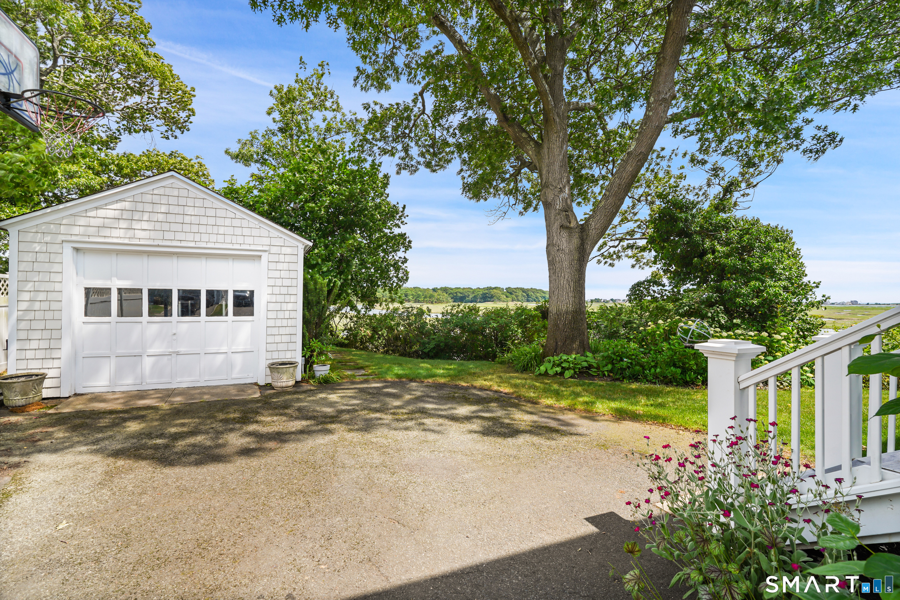 18 Sailors Lane Milford CT 06460
