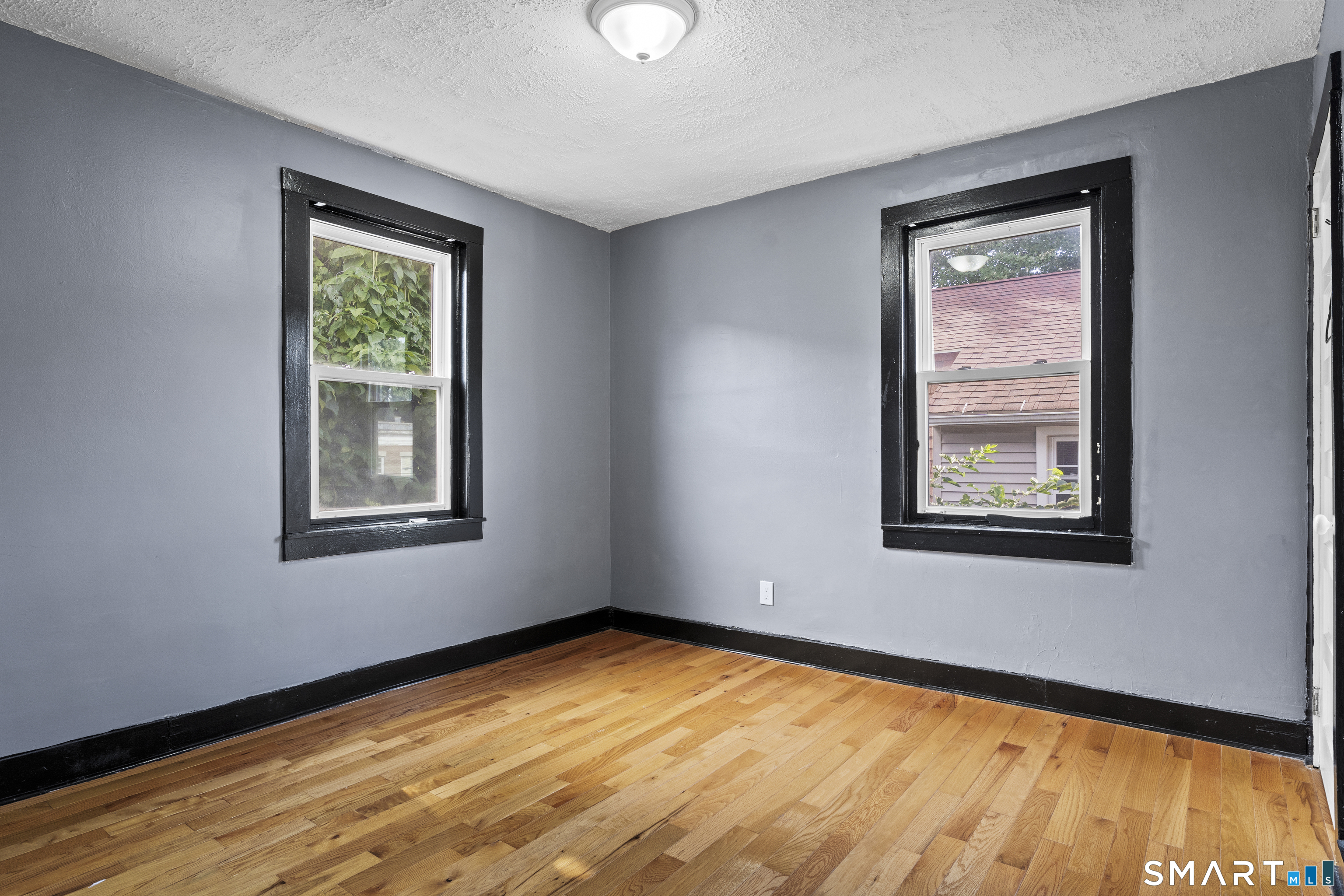 302 Dover Street Bridgeport CT 06610