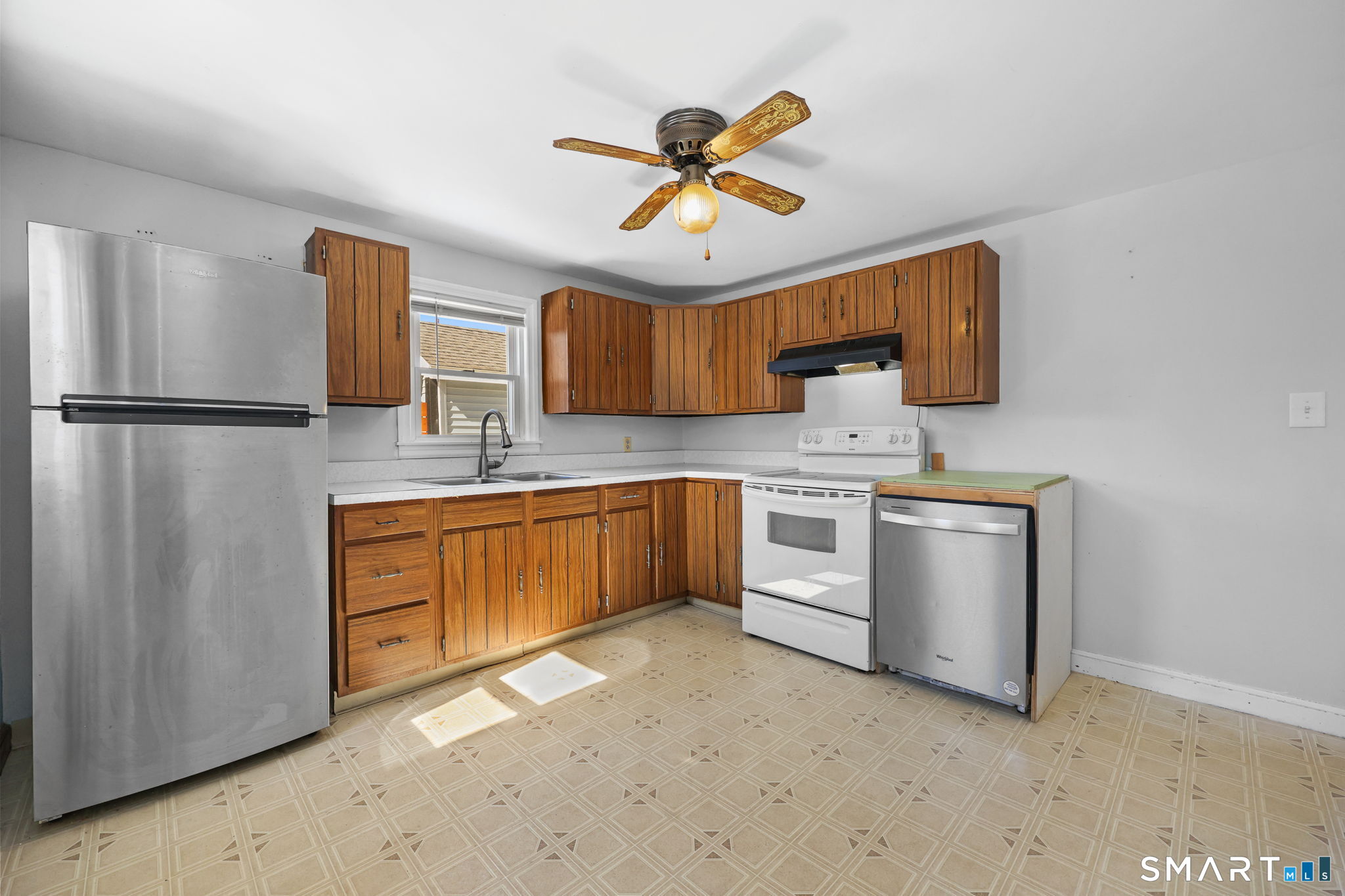 3 East Wood Street Waterford CT 06385