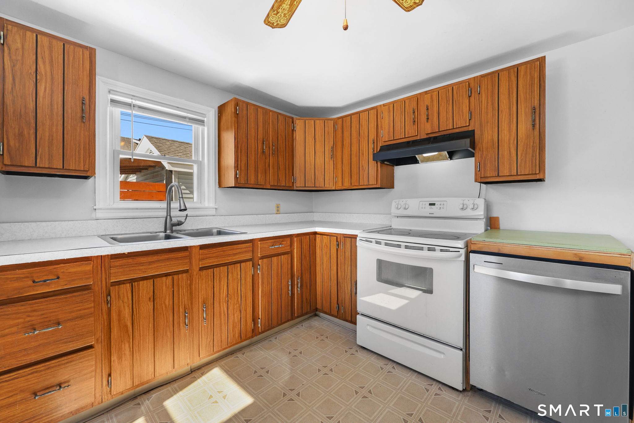 3 East Wood Street Waterford CT 06385