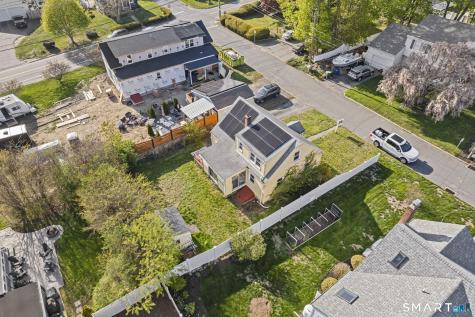 3 East Wood Street Waterford CT 06385