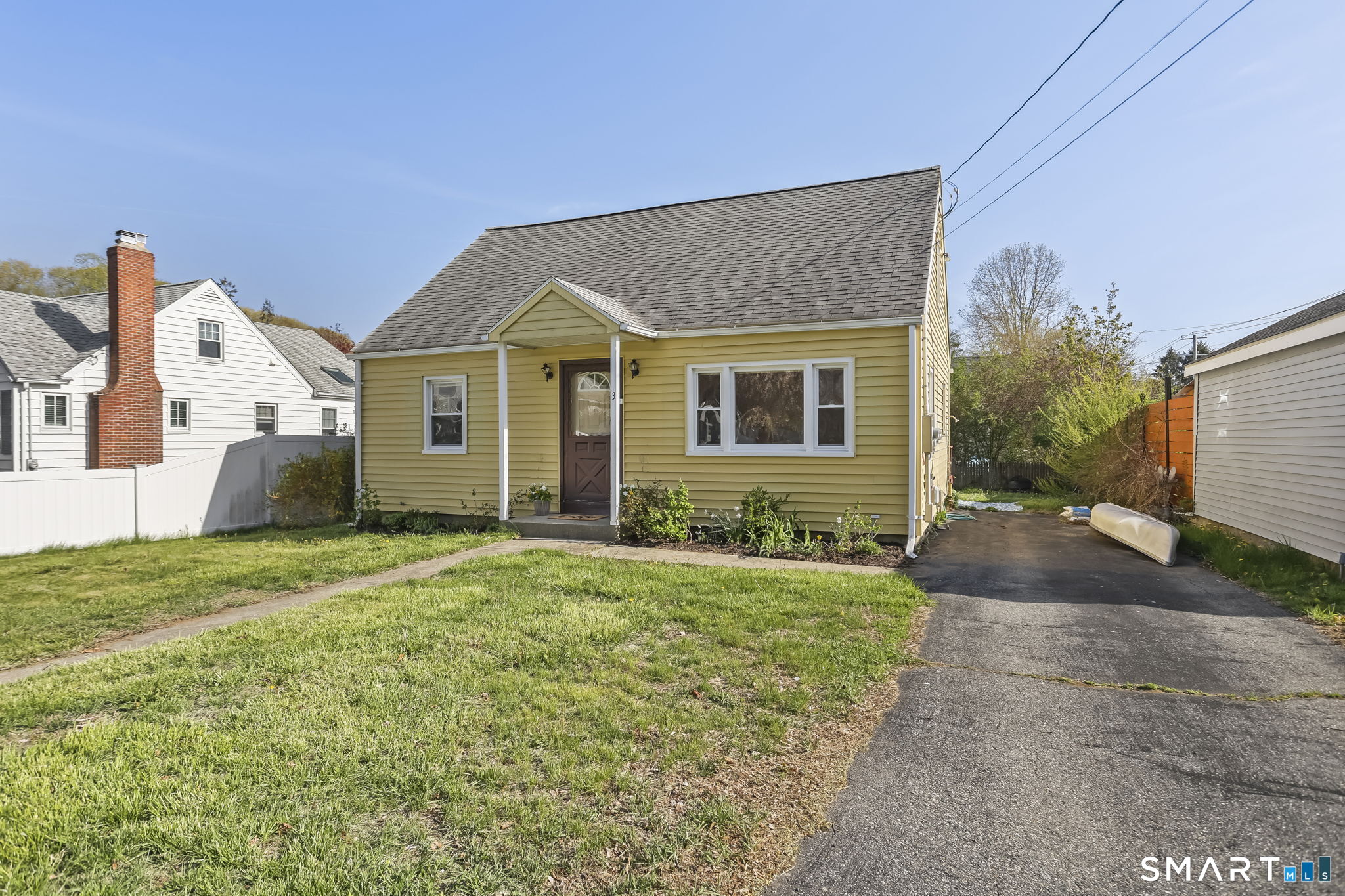 3 East Wood Street Waterford CT 06385