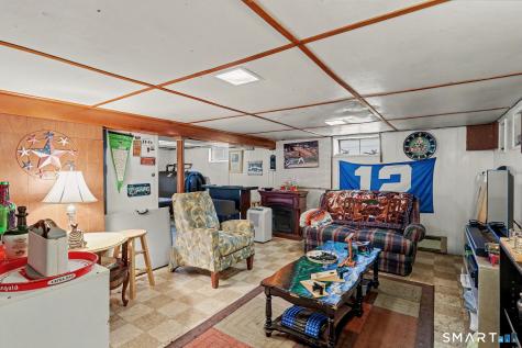 264 Roxbury Road East Lyme CT 06357