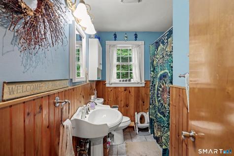 264 Roxbury Road East Lyme CT 06357
