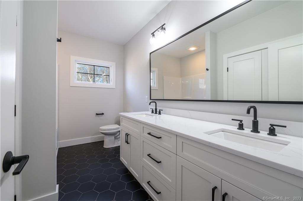 14 Pumpkin Grove East Lyme CT 06333