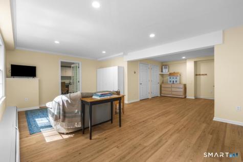 33 Topledge Road Redding CT 06896