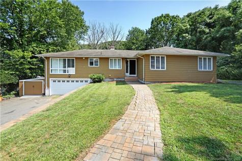 64 Country Hills Road Hamden CT 06514