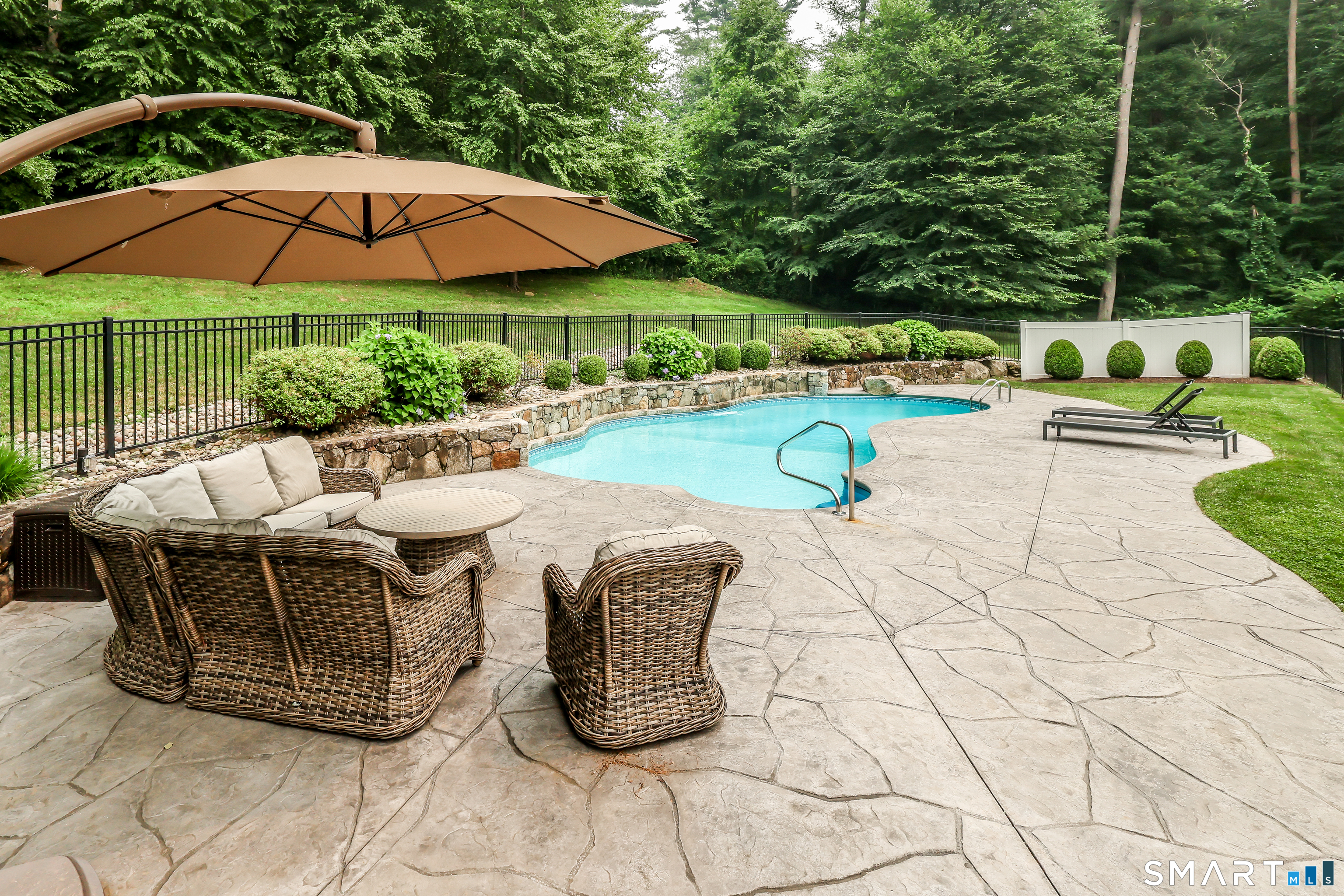 9 Hidden Brook Drive Brookfield CT 06804