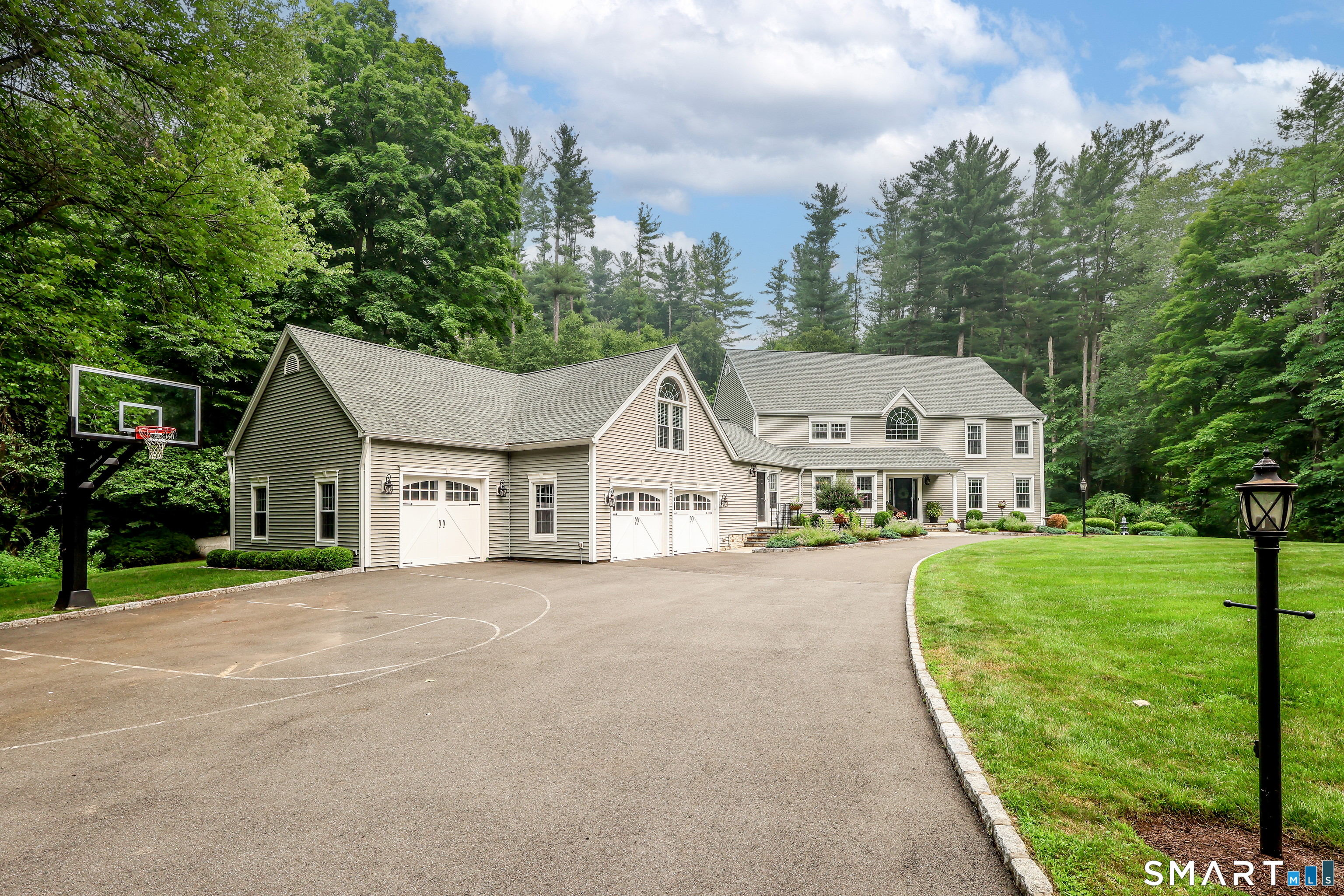 9 Hidden Brook Drive Brookfield CT 06804