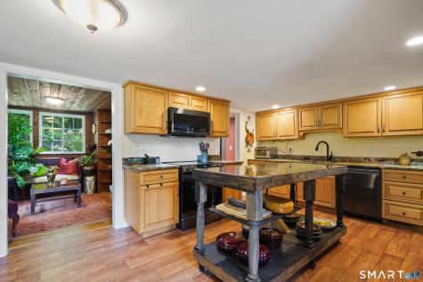 248 Simpaug Turnpike Redding CT 06896