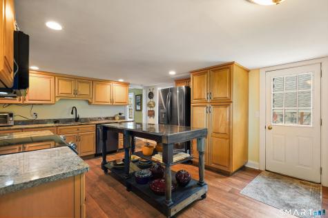 248 Simpaug Turnpike Redding CT 06896