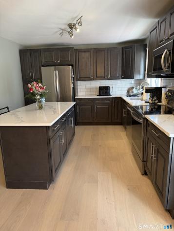 61 Victoria Court Hamden CT 06514