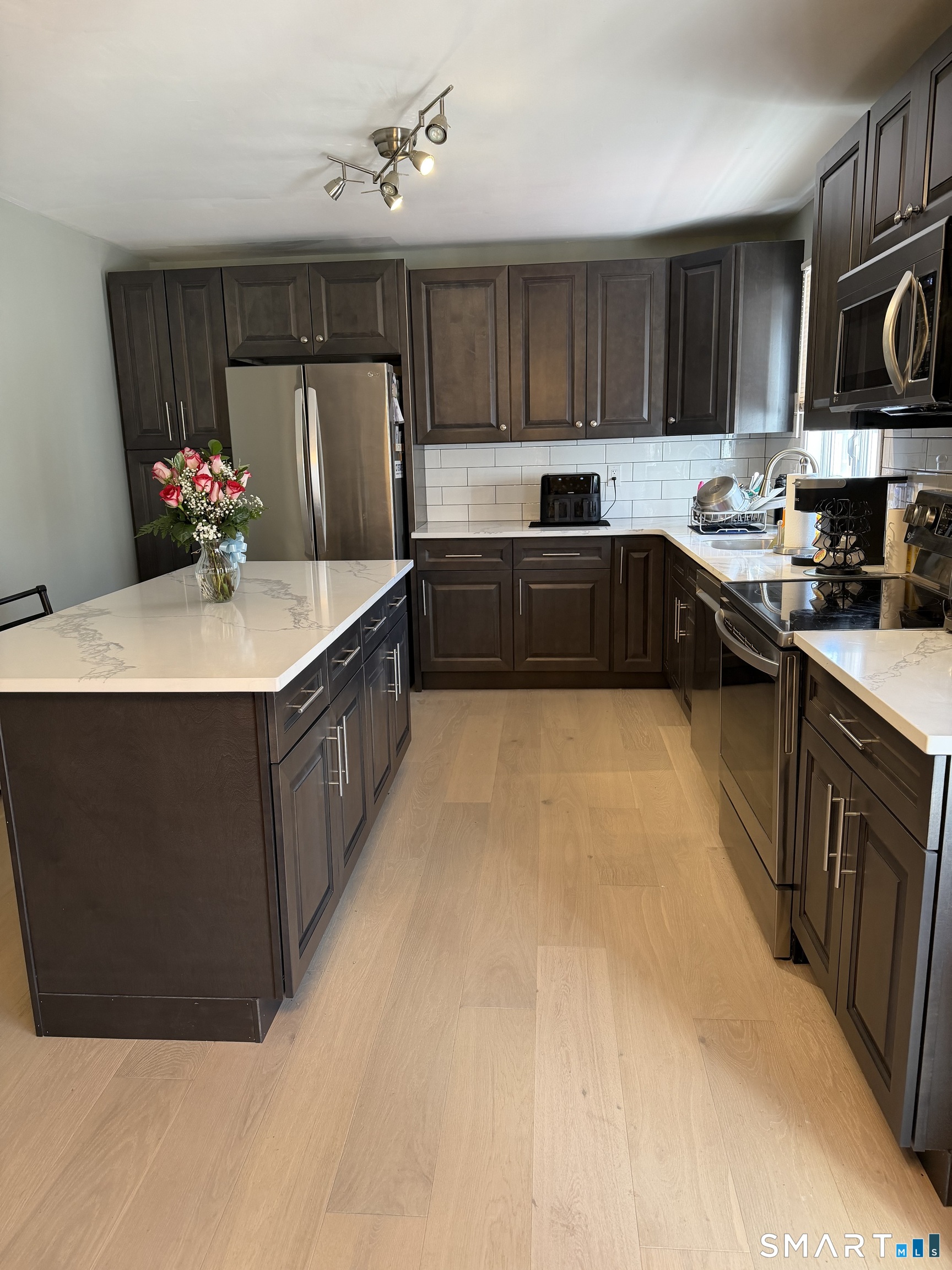 61 Victoria Court Hamden CT 06514