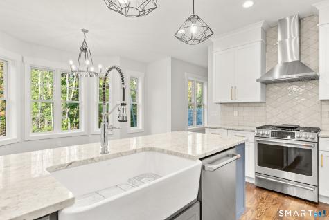 22 Bel Aire Lane Canton CT 06019