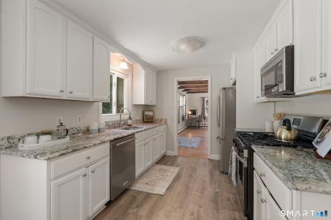 22 Willard Street Simsbury CT 06070